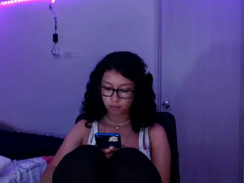 Ivonnybonn online show from 4, 2, 2026