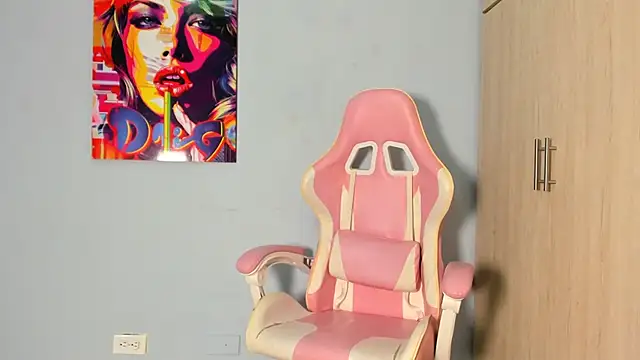 Snapshot of Athenea__fox chatting on 7, 11, 2025 Athenea fox online show from 7, 11, 2025