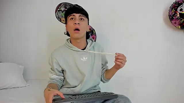 Snapshot of XaanderGrey chatting on 9, 10, 2025 XaanderGrey online show from 9, 10, 2025