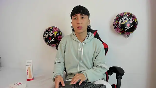 Snapshot of XaanderGrey chatting on 12, 10, 2025 XaanderGrey online show from 12, 10, 2025