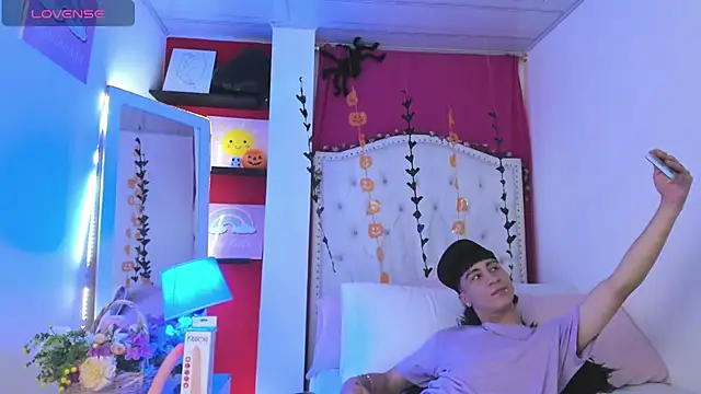 Snapshot of XaanderGrey chatting on 30, 10, 2025 XaanderGrey online show from 30, 10, 2025