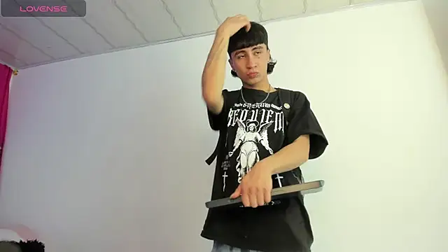 Snapshot of XaanderGrey chatting on 7, 11, 2025 XaanderGrey online show from 7, 11, 2025