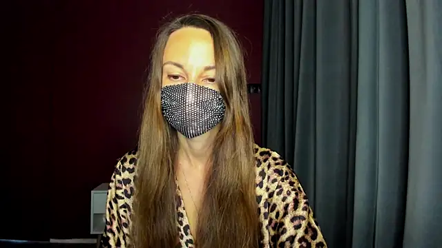 queen of mooon online show from 3, 10, 2025