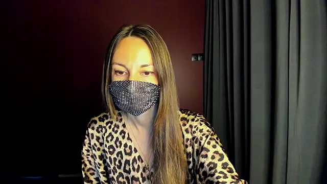 queen of mooon online show from 8, 10, 2025