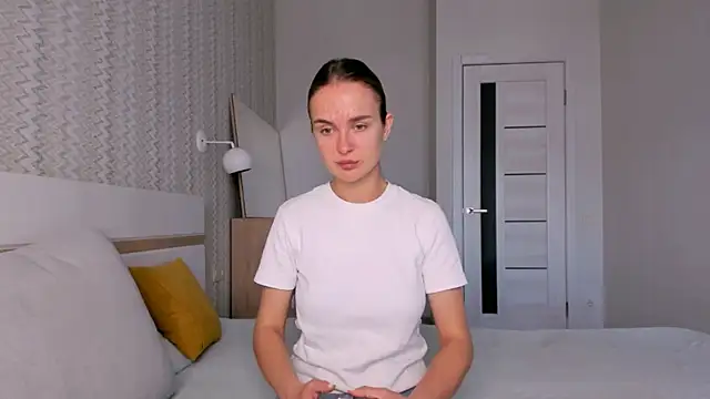 Snapshot of LilMary_ chatting on 4, 11, 2025 LilMary online show from 4, 11, 2025