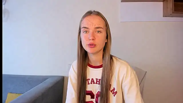 Snapshot of LilMary_ chatting on 5, 11, 2025 LilMary online show from 5, 11, 2025