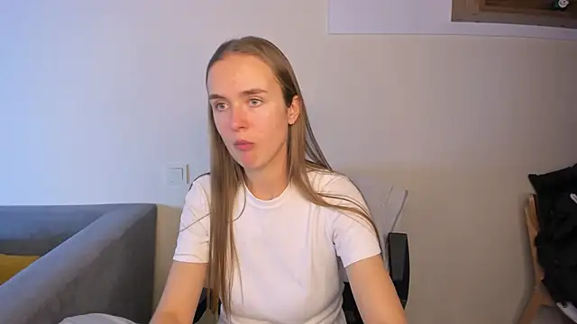 Snapshot of LilMary_ chatting on 10, 11, 2025 LilMary online show from 10, 11, 2025