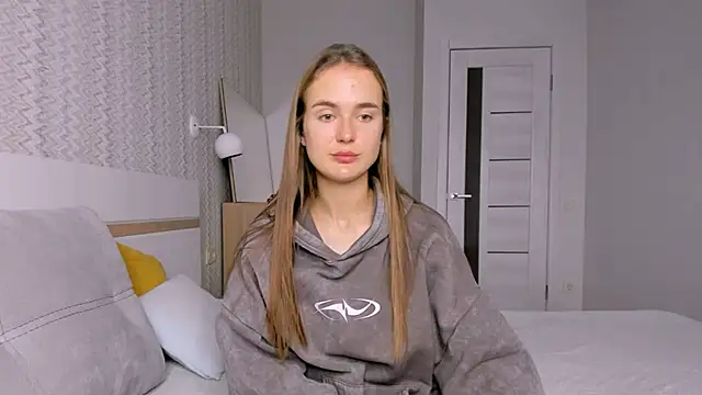 Snapshot of LilMary_ chatting on 12, 11, 2025 LilMary online show from 12, 11, 2025