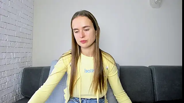 Snapshot of LilMary_ chatting on 18, 11, 2025 LilMary online show from 18, 11, 2025