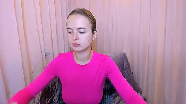 Snapshot of LilMary_ chatting on 21, 11, 2025 LilMary online show from 21, 11, 2025