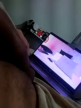 Snapshot of A_reyes1122 chatting on 9, 10, 2025 A reyes1122 online show from 9, 10, 2025