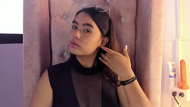 AmelieSilver online show from 5, 10, 2025
