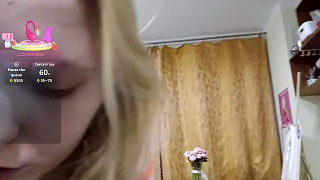 Snapshot of xX_Looola_Xx chatting on 22, 11, 2025 xX Looola Xx online show from 22, 11, 2025