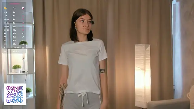 AnnaleeJennie online show from 28, 9, 2025