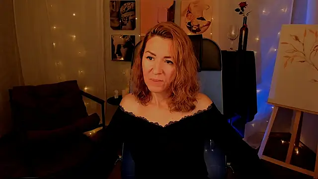 Snapshot of DonnaSmitth chatting on 21, 10, 2025 DonnaSmitth online show from 21, 10, 2025