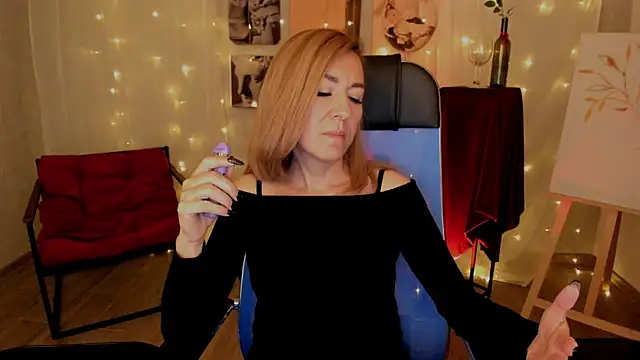 Snapshot of DonnaSmitth chatting on 2, 11, 2025 DonnaSmitth online show from 2, 11, 2025