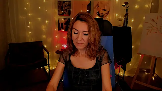 Snapshot of DonnaSmitth chatting on 5, 11, 2025 DonnaSmitth online show from 5, 11, 2025