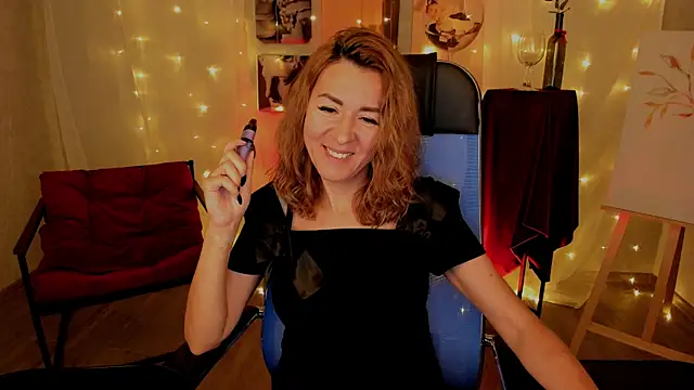 Snapshot of DonnaSmitth chatting on 10, 11, 2025 DonnaSmitth online show from 10, 11, 2025