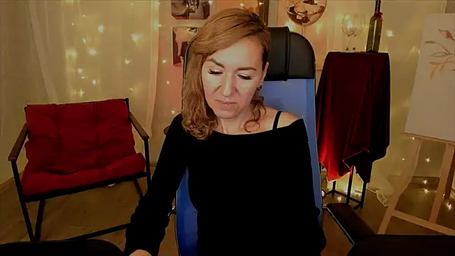 Snapshot of DonnaSmitth chatting on 11, 11, 2025 DonnaSmitth online show from 11, 11, 2025