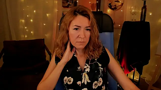 Snapshot of DonnaSmitth chatting on 13, 11, 2025 DonnaSmitth online show from 13, 11, 2025