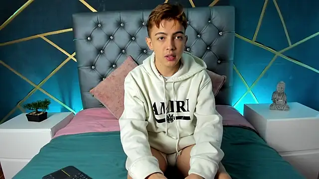 Lian Miller1  online show from 20, 10, 2025