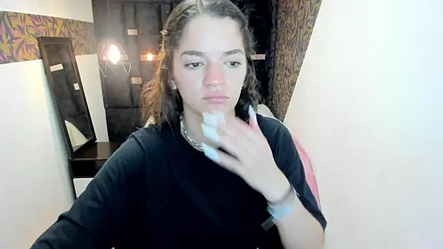 Snapshot of Mia_Carter__ chatting on 28, 10, 2025 Mia Carter online show from 28, 10, 2025