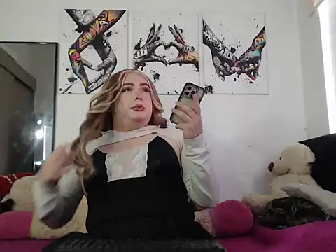 Redvelvett22 online show from 9, 10, 2025