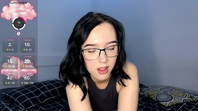 Snapshot of KayaNorth chatting on 5, 10, 2025 KayaNorth online show from 5, 10, 2025