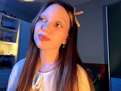 EmiIyKitty online show from 13, 10, 2025