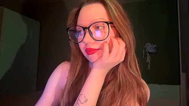 EmiIyKitty online show from 1, 11, 2025