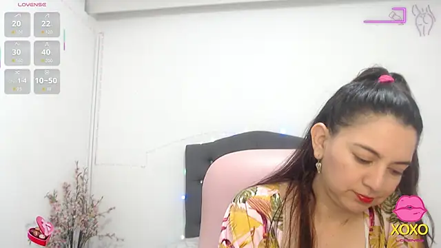 Snapshot of astrolover_ chatting on 13, 10, 2025 astrolover online show from 13, 10, 2025