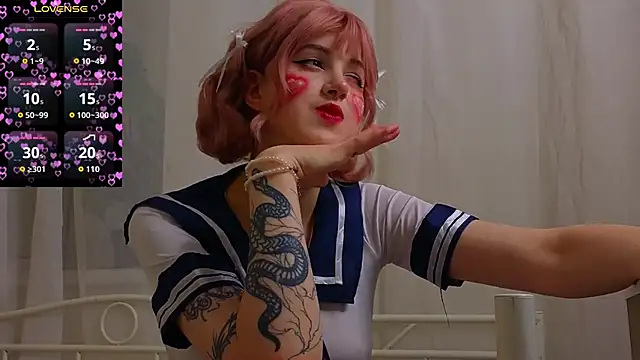 luna son online show from 8, 10, 2025