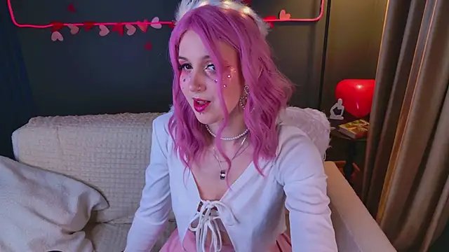 luna son online show from 13, 2, 2026