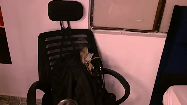 ChloePetite 0 online show from 8, 11, 2025