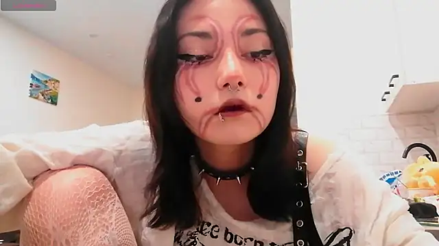 Snapshot of Beeping_Creature chatting on 11, 10, 2025 Beeping Creature online show from 11, 10, 2025