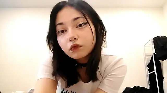 Snapshot of Beeping_Creature chatting on 12, 10, 2025 Beeping Creature online show from 12, 10, 2025