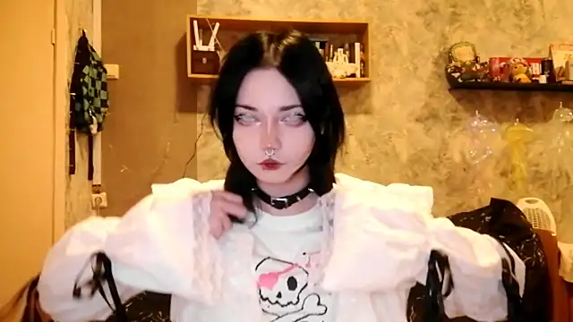 Snapshot of Beeping_Creature chatting on 22, 10, 2025 Beeping Creature online show from 22, 10, 2025