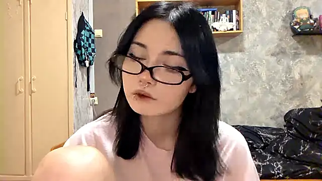 Snapshot of Beeping_Creature chatting on 12, 11, 2025 Beeping Creature online show from 12, 11, 2025