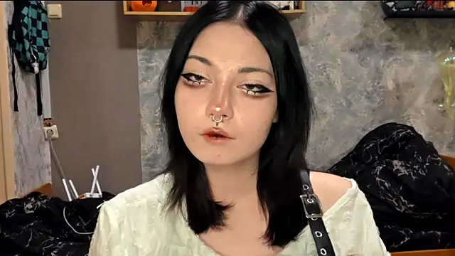 Snapshot of Beeping_Creature chatting on 21, 11, 2025 Beeping Creature online show from 21, 11, 2025