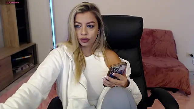 nicole   91 online show from 4, 10, 2025