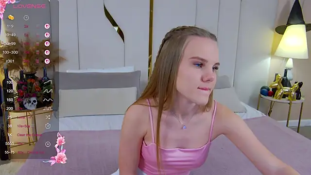 Lili Lohan online show from 23, 10, 2025