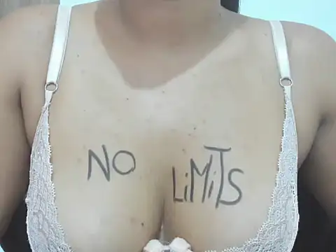 Snapshot of Valentinahot7 chatting on 22, 10, 2025 Valentinahot7 online show from 22, 10, 2025