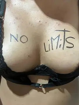 Snapshot of Valentinahot7 chatting on 1, 3, 2026 Valentinahot7 online show from 1, 3, 2026