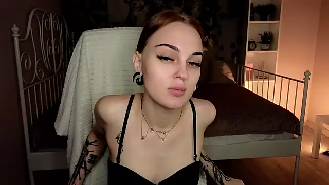 emlymur online show from 5, 10, 2025