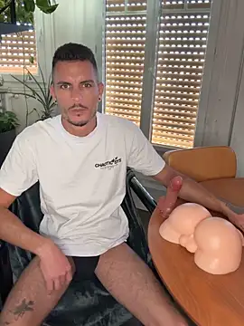 WildFlame2525 online show from 10, 10, 2025