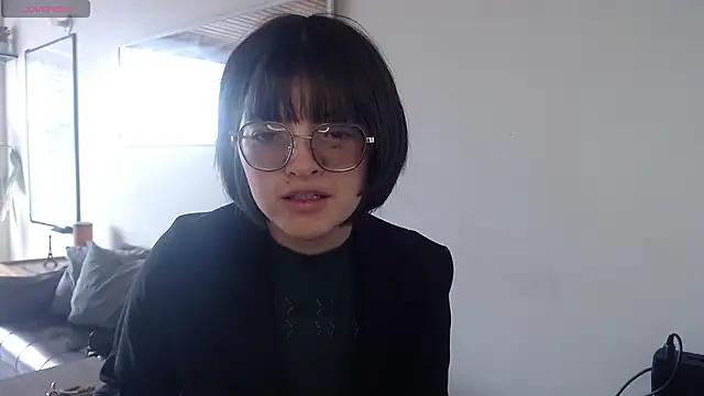 NamiDVelvet online show from 2, 10, 2025