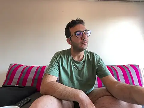 xochipilliii online show from 5, 10, 2025
