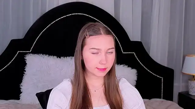 OliviaLay online show from 1, 2, 2026