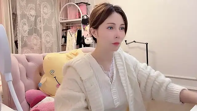 Snapshot of Titi-175 chatting on 2, 11, 2025 Titi-175 online show from 2, 11, 2025