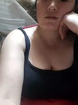 linhmiucute online show from 6, 11, 2025